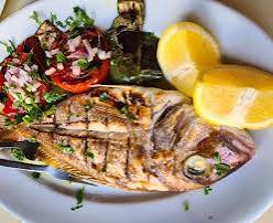 To Maridaki signature dishes Cretan Salad
Grilled Swordfish
Strawberry Sorbet